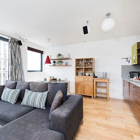Stylish 2 Bedroom Flat With Balcony In London Londres Exterior foto