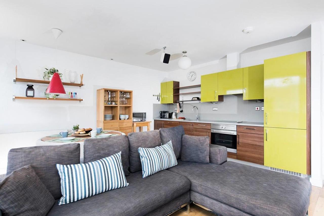 Stylish 2 Bedroom Flat With Balcony In London Londres Exterior foto