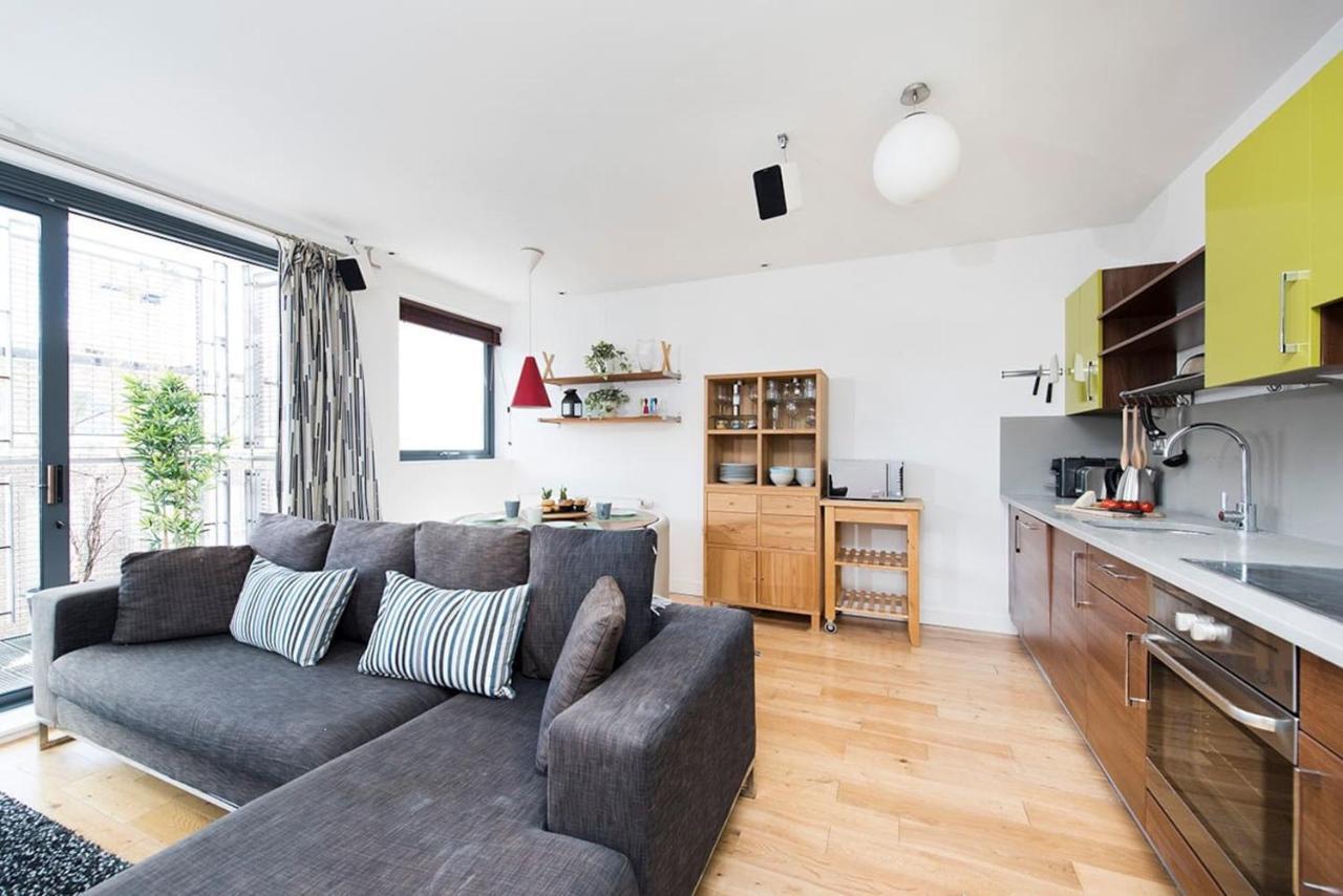 Stylish 2 Bedroom Flat With Balcony In London Londres Exterior foto