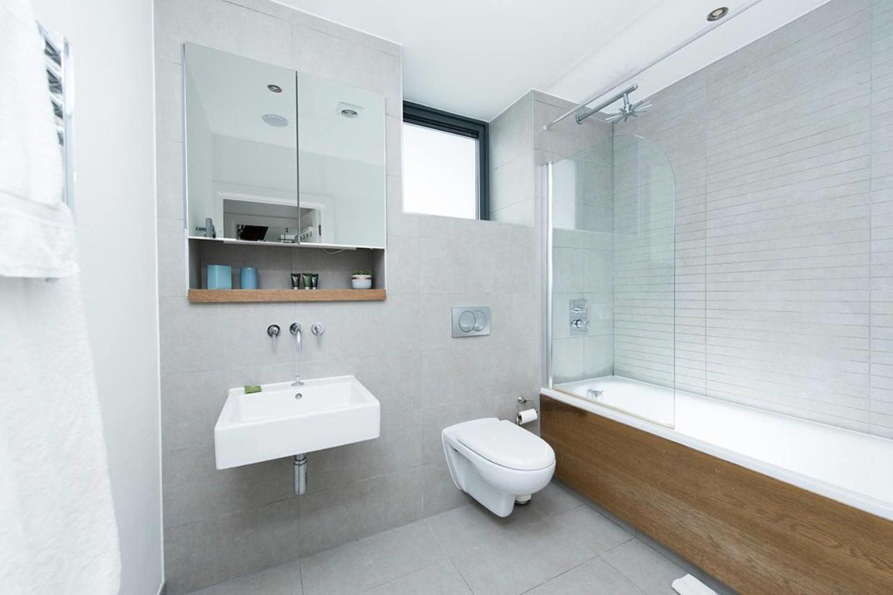 Stylish 2 Bedroom Flat With Balcony In London Londres Exterior foto