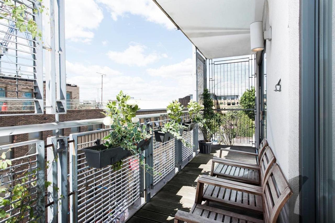 Stylish 2 Bedroom Flat With Balcony In London Londres Exterior foto