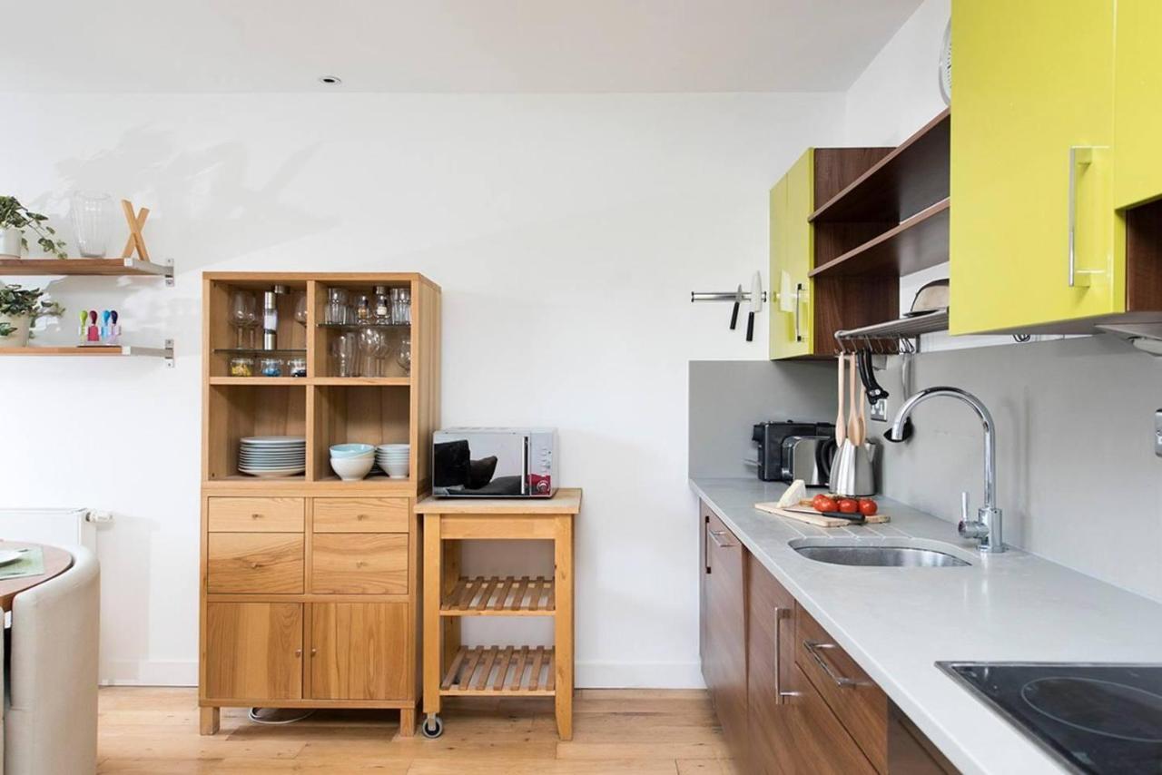 Stylish 2 Bedroom Flat With Balcony In London Londres Exterior foto